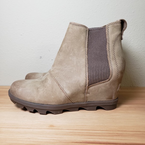 Sorel Women\'s 8.5 Joan Of Arctic Chelsea Wedge Boot Beige Leather Waterproof New